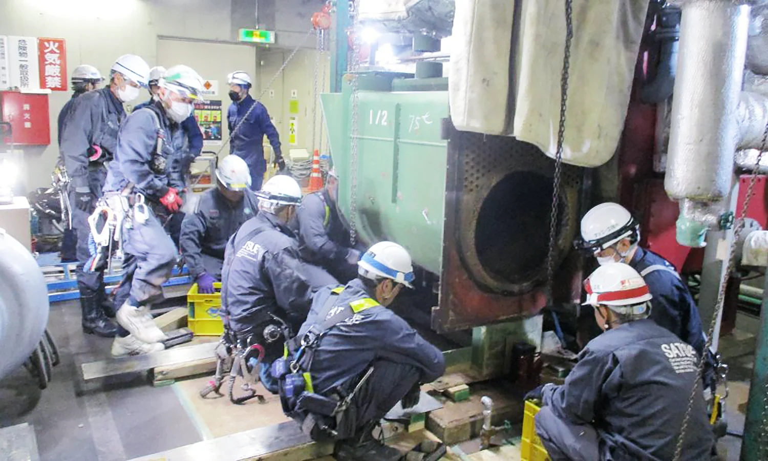重量物の搬入・搬出・据付工事